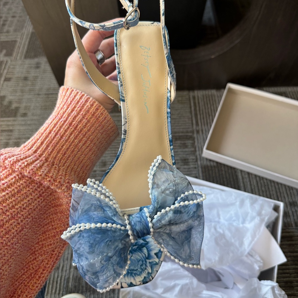 Betsey Johnson Blue and White Bow Heels